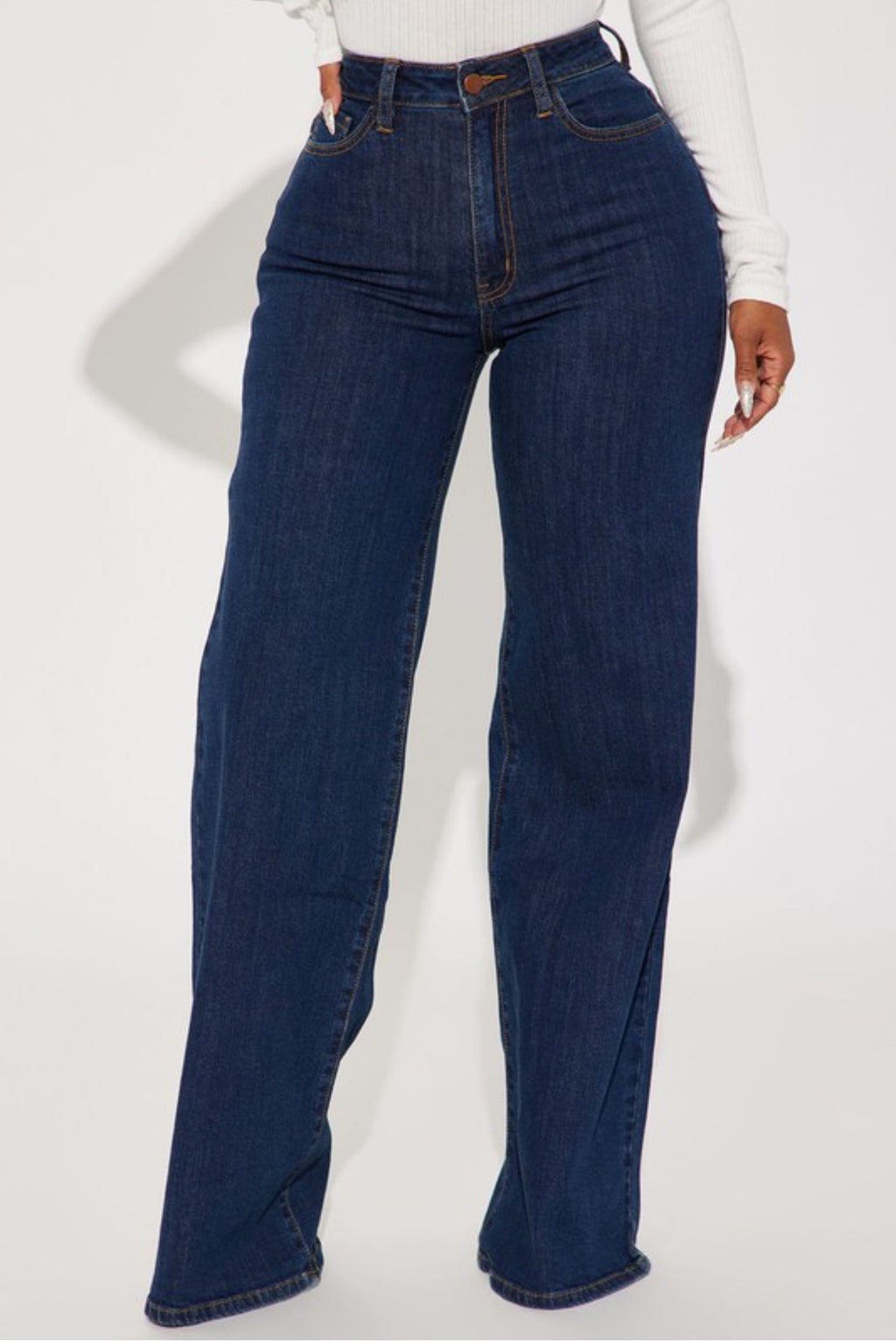 Curvy baddie Jean