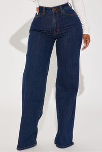 Curvy baddie Jean